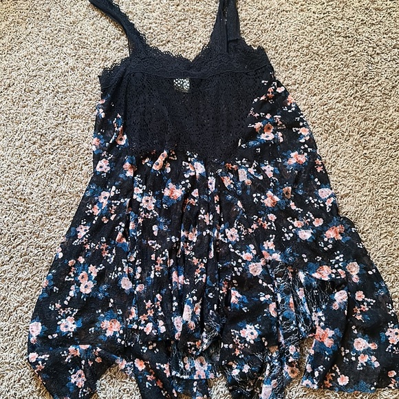 Free People Intimately Floral Lace Crochet Handkerchief Slip - Picture 7 of 7